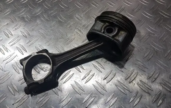 Volkswagen Golf IV Piston with connecting rod 06b103171b