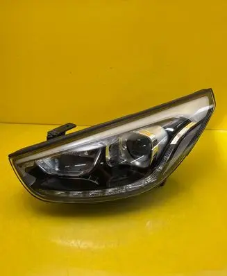 Hyundai ix35 Headlight/headlamp 921012S