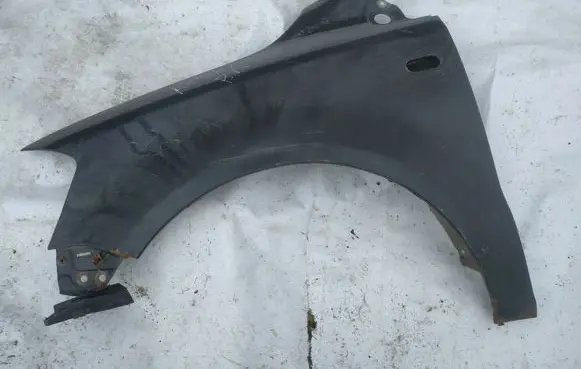 Volkswagen Fox Fender pilkas