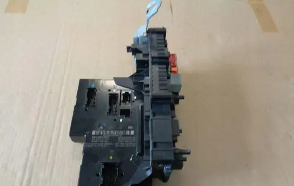 Mercedes-Benz C W204 SAM control unit A2049060105 2049060105