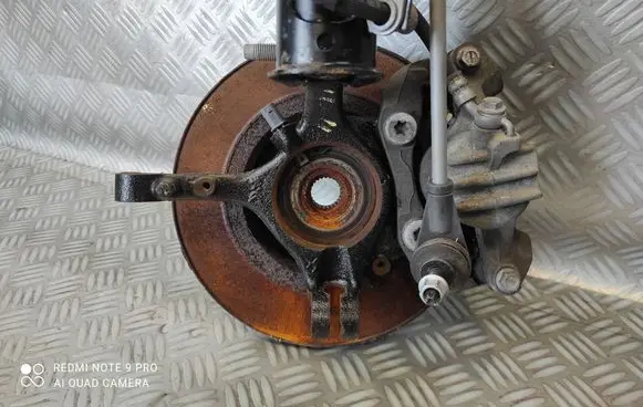 Peugeot 208 Front wheel hub spindle knuckle