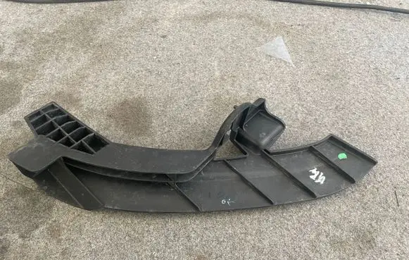 Hyundai i20 (PB PBT) Headlight/headlamp mounting bracket 865811J500