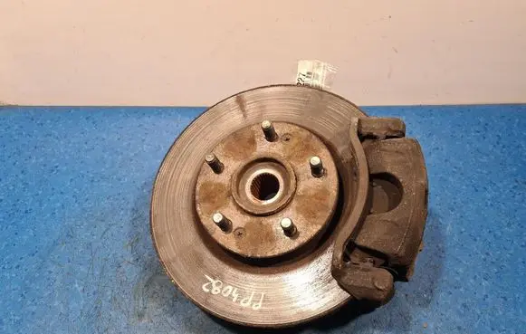 Hyundai Tucson JM Front wheel hub spindle knuckle