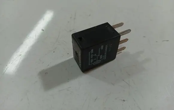 Chrysler 300 - 300C Other relay 05269988AA