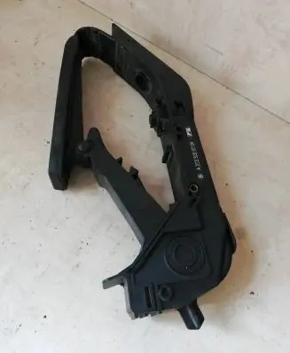 Mercedes-Benz C W203 Accelerator throttle pedal A2033000704