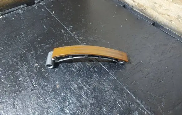 BMW 3 E46 Slide rail for timing chain 2246815