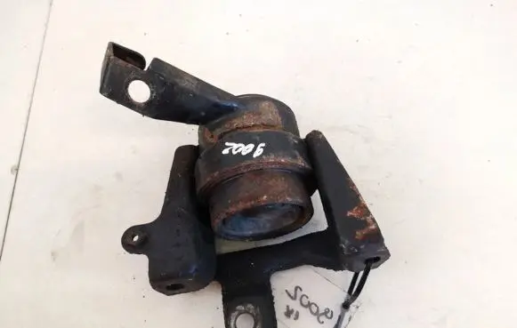 Toyota Avensis T250 Engine mount bracket