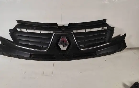 Renault Trafic II (X83) Front bumper upper radiator grill 623100247R 93856148