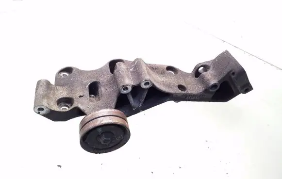 Volkswagen II LT Generator/alternator bracket 94070630