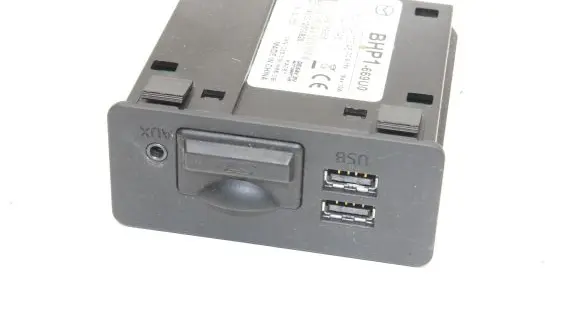 Mazda 3 II AUX in-socket connector BHP1669U0