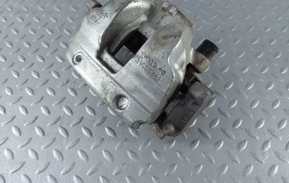 Volvo C40 Front brake caliper 31665741