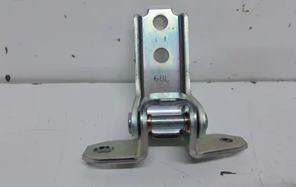 Suzuki Swift III Front door upper hinge 6932068L00