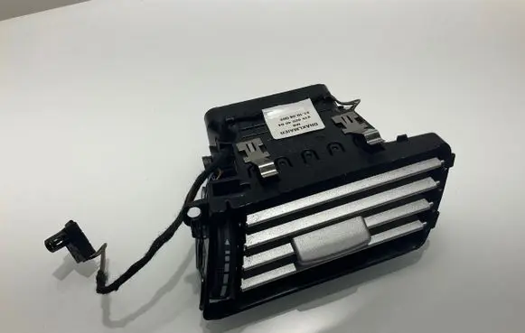 Mercedes-Benz E W212 Dashboard side air vent grill/cover trim A2128302754 06822001 2128204004