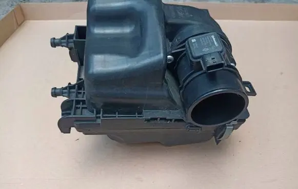 Nissan Pulsar Air filter box