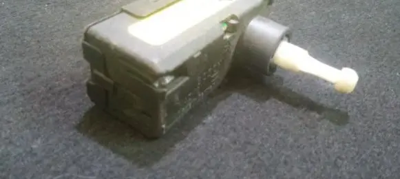 Headlight level adjustment motor