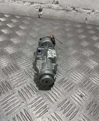 Ford Focus Ignition lock 3M513F880AC