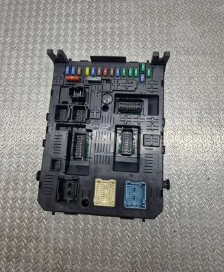 Citroen C5 Fuse module 281197595
