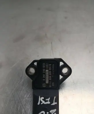 Volkswagen PASSAT B5.5 Air pressure sensor 038906051D 0261230073