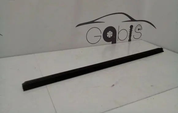 Mercedes-Benz Vito Viano W639 Front door glass trim molding A6397200224
