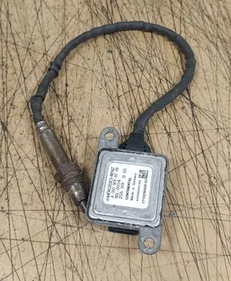 Mercedes-Benz Sprinter W906 Lambda probe sensor A0009050008