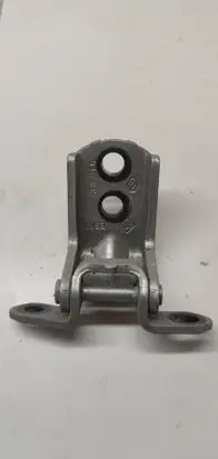 Renault Kadjar Rear door lower hinge 