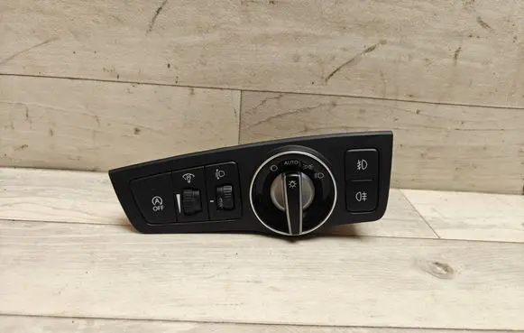 Hyundai i40 Light switch 933003Z970 39R1051000
