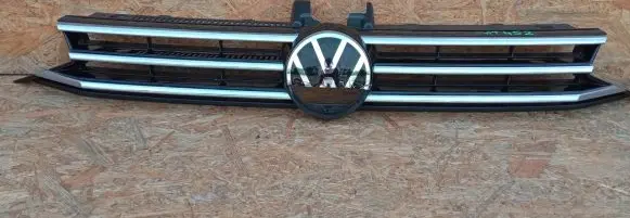 Volkswagen Touran III Front bumper upper radiator grill 5TA853653B
