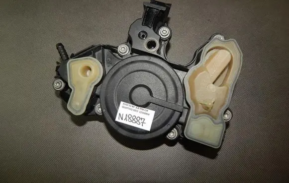 Audi A3 S3 8V Oil breather separator 06K103495P