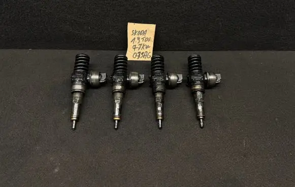 Skoda Octavia Mk2 (1Z) Fuel injectors set 038130073AG