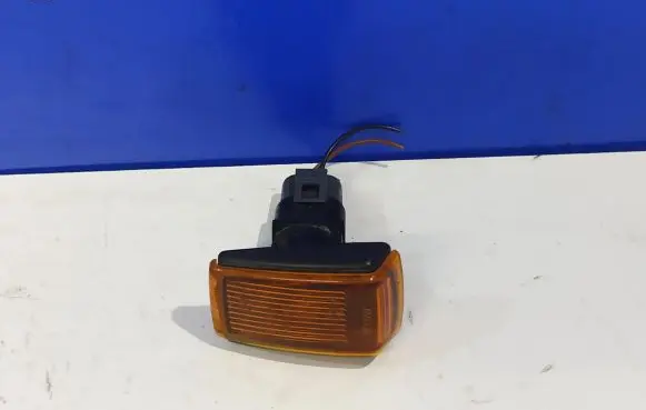 Volvo S40, V40 Front fender indicator light 9133609