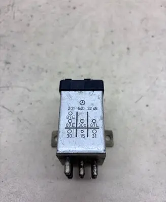 Mercedes-Benz E W124 Other relay 2015403245 897162