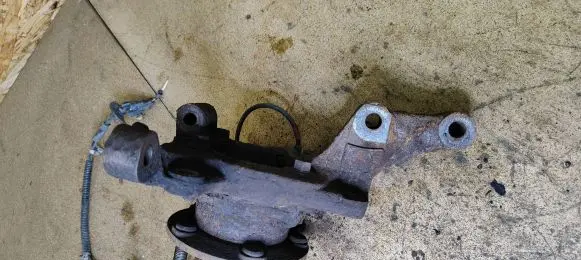 Hyundai Santa Fe Front wheel hub