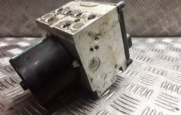 Peugeot 407 ABS Pump 15848403 S118676001M 9660250280