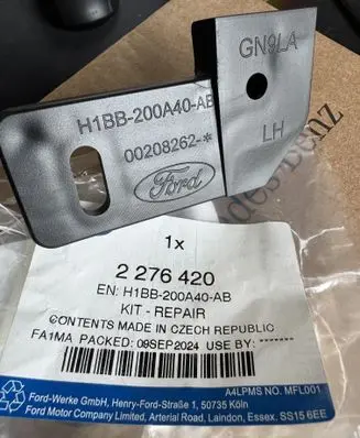 Ford Fiesta Headlight/headlamp mounting bracket 2276420