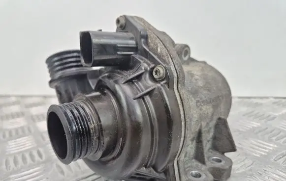 BMW 3 E90 E91 Water pump 7632426