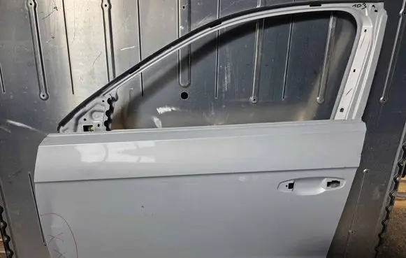 Volkswagen T-Roc Front door 2GA831385