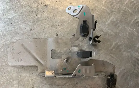 Renault Kangoo II Other engine bay part 223671934R