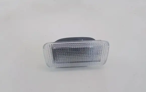Toyota Avensis T270 Front door interior light 8133005050