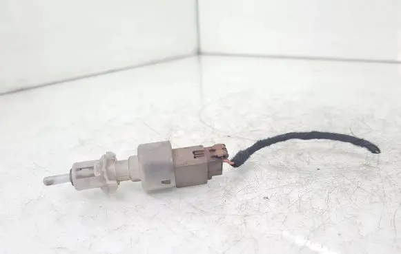 Iveco Daily 4th gen Brake pedal sensor switch B365