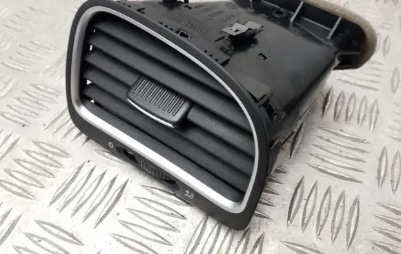Volkswagen Golf VI Dashboard side air vent grill/cover trim 5K0819704 5K0819710