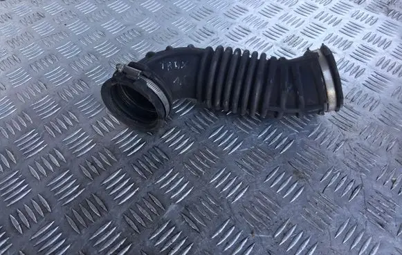 Chevrolet Trax Air intake hose/pipe