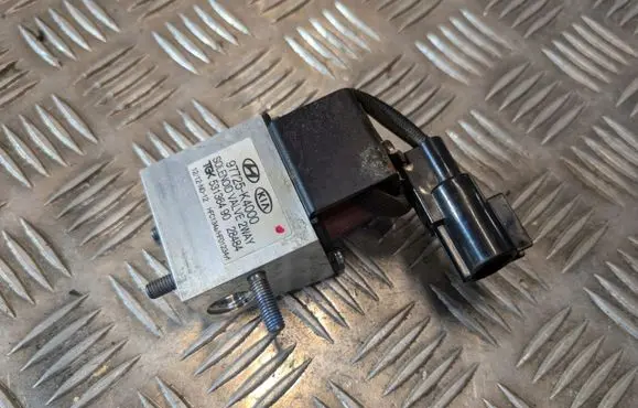 Hyundai Kona I Coolant heater control valve 97725K4000