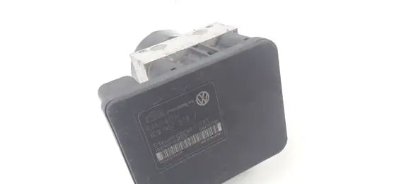 Volkswagen Golf IV ABS Pump 1C0907379J 1J0614117F