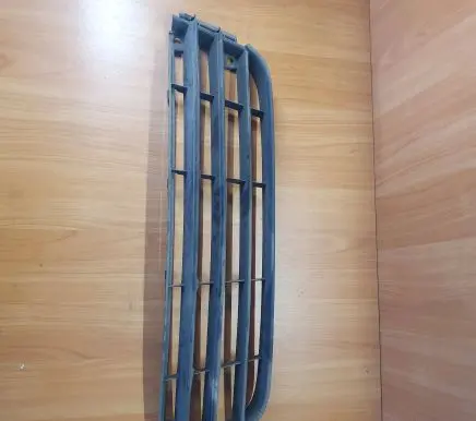 Volkswagen Touran I Front bumper lower grill 1T0853677 DNW14986