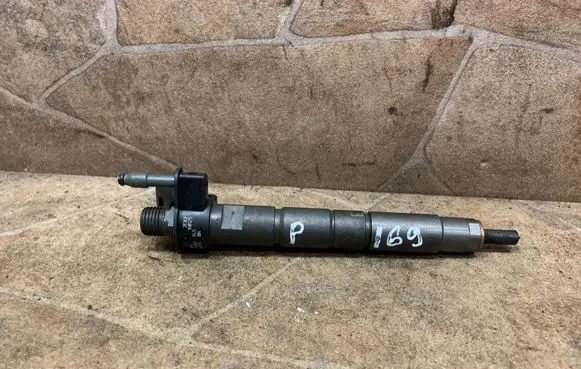 BMW X5 F15 Fuel injector 8514151