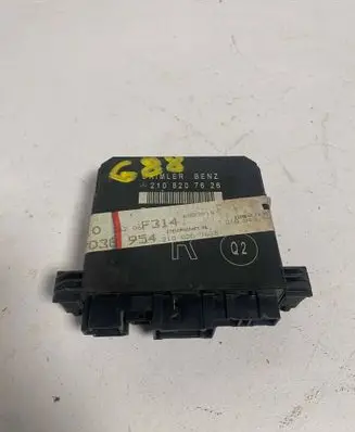 Mercedes-Benz E W210 Door control unit/module 2108207626 6833914