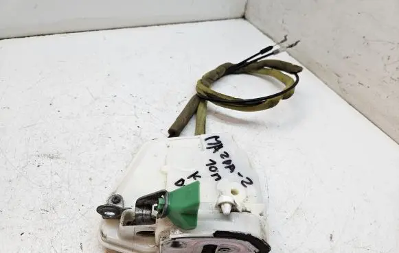 Mazda 2 Front door lock 8H06A0232