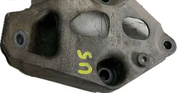 BMW 4 F32 F33 Engine mount bracket 6859415