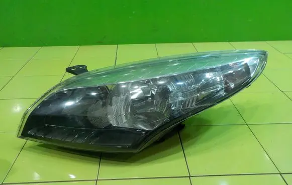 Renault Megane III Headlight/headlamp 260601778R