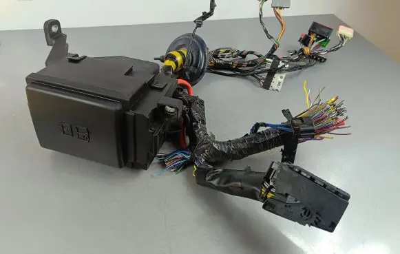 Jaguar F-Pace Fuse module